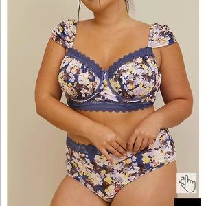 *NWT* Torrid Underwire Bra and Underwear Set